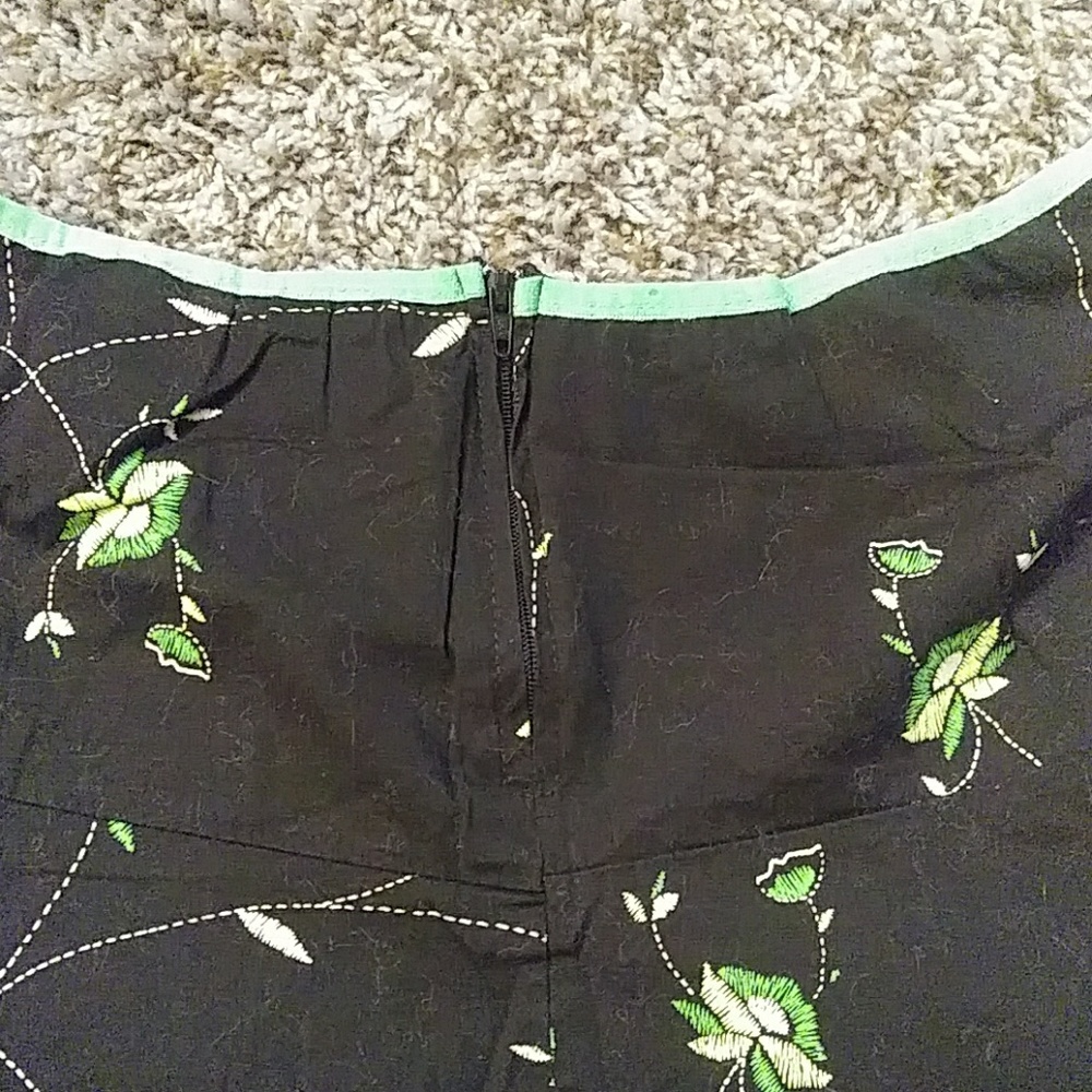 Skirt - Picture 3 of 3